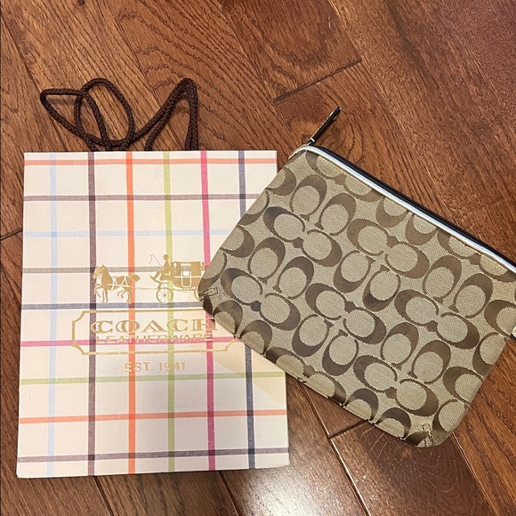 Coach Tan Floral Clutch - Picture 5 of 7